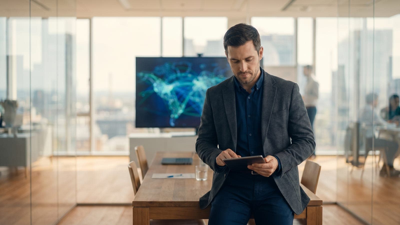 An analyst mapping an organization's internet-facing assets on a discovery dashboard.